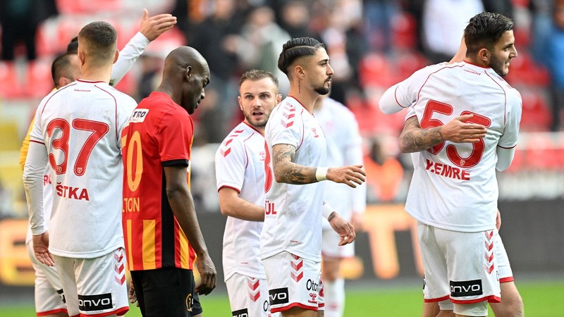 Samsunspor ligin ilk devresini 3. tamamladı! Teknik Direktör Reis'ten açıklama - Resim: 3
