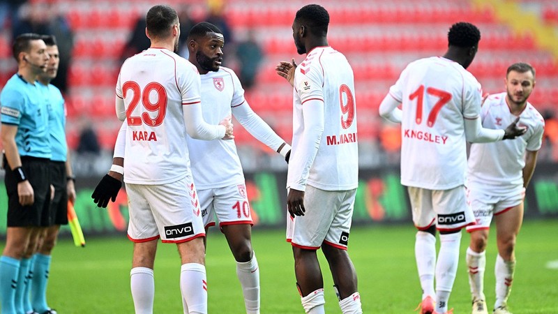 Samsunspor ligin ilk devresini 3. tamamladı! Teknik Direktör Reis'ten açıklama - Resim: 4