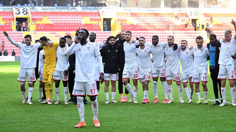 Samsunspor ligin ilk devresini 3. tamamladı! Teknik Direktör Reis'ten açıklama - Resim: 5
