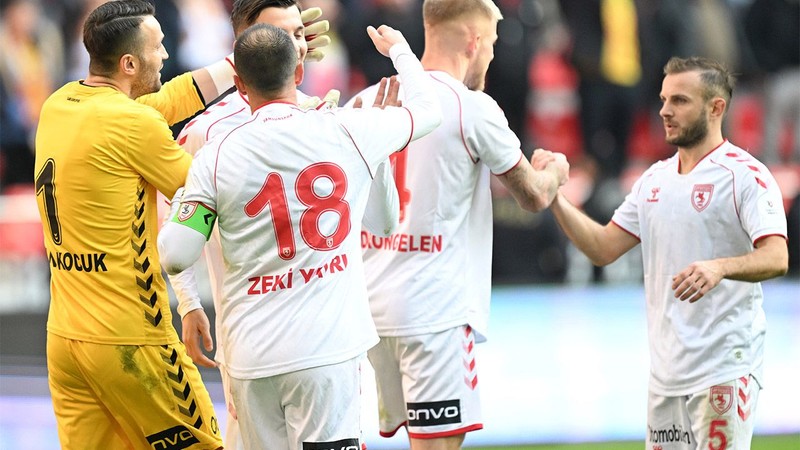 Samsunspor ligin ilk devresini 3. tamamladı! Teknik Direktör Reis'ten açıklama - Resim: 1