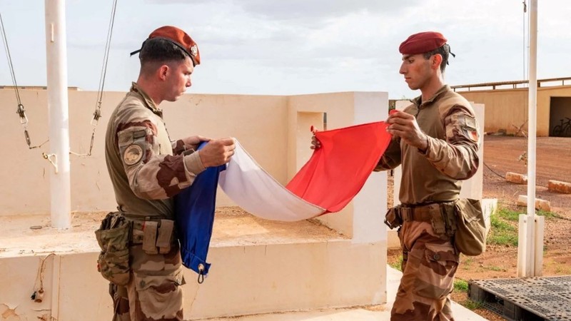 Senegal ülkedeki Fransız güçlerinin çekilmeye başladığını bildirdi - Resim: 1