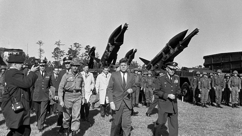 Tarihte Bugün 10 Şubat: Türkiye'nin hafızasına kazınan olaylar (Fotoğraflarla) - Resim: 7