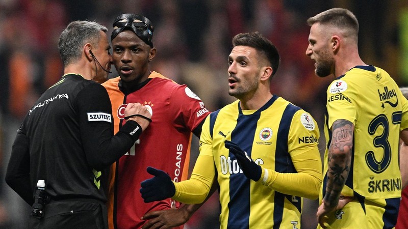 Derbinin kazananı hakem Vincic oldu! Ödenecek rakam dudak uçuklattı - Resim: 2
