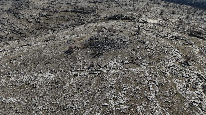 Adıyaman'daki 2060 yıllık 'Dikilitaş Tümülüsü' tarihiyle ilgi çekiyor - Resim: 1