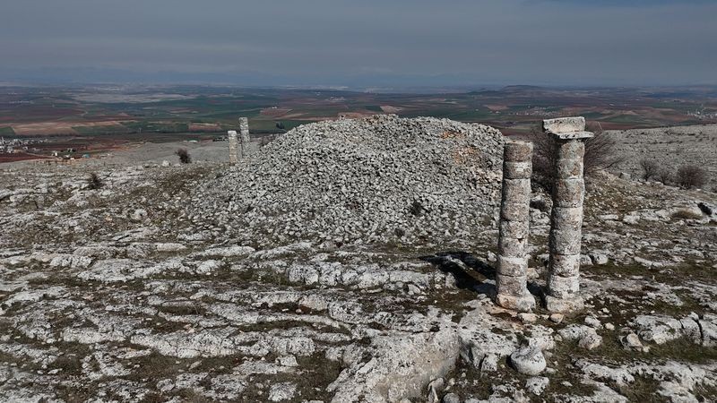 Adıyaman'daki 2060 yıllık 'Dikilitaş Tümülüsü' tarihiyle ilgi çekiyor - Resim: 3