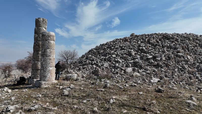 Adıyaman'daki 2060 yıllık 'Dikilitaş Tümülüsü' tarihiyle ilgi çekiyor - Resim: 9