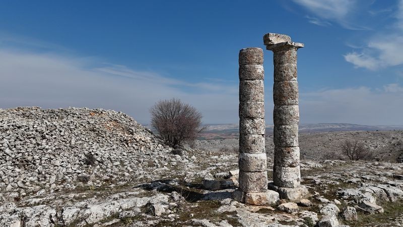 Adıyaman'daki 2060 yıllık 'Dikilitaş Tümülüsü' tarihiyle ilgi çekiyor - Resim: 10