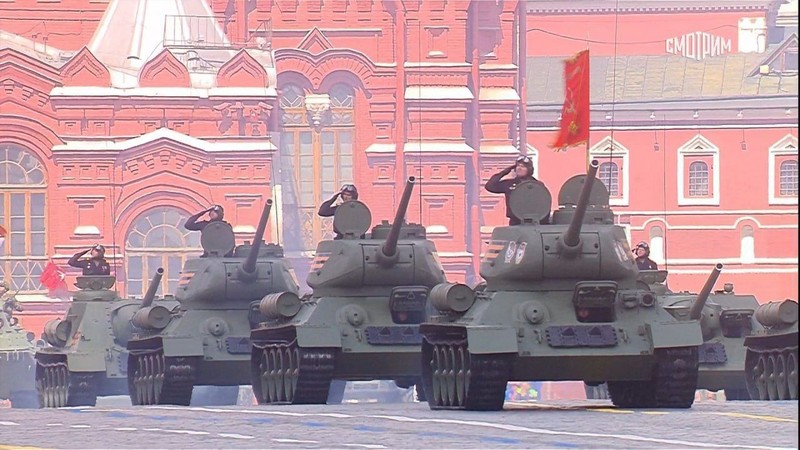 Moskova'da Zafer Günü: Putin’den tarihi mesajlar, Kızıl Meydan’da görkemli yürüyüş - Resim: 6