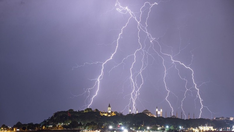 İstanbul'a gök gürültülü sağanak geliyor! Meteoroloji'den yeni tarih geldi - Resim: 2