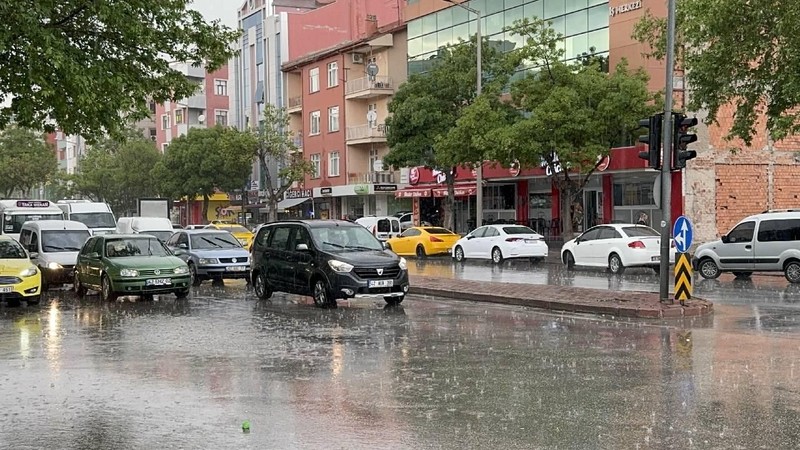 Gök gürültülü sağanak geliyor! Konya 3 gün yağışlı geçecek - Resim: 6