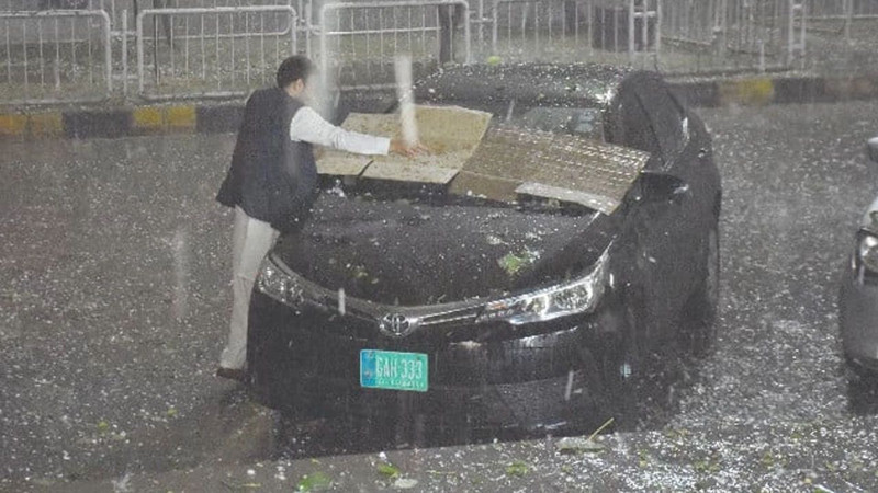 Pakistan'da fırtına can aldı! 14 kişi hayatını kaybetti - Resim: 1