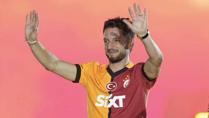 Mertens, Galatasaray'a 5 kupayla veda etti! İşte Belçikalı yıldızın Galatasaray kariyeri - Resim: 1
