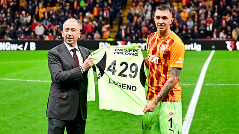 Muslera'dan Galatasaray'a rekorlarla veda! İşte efsane kalecinin Galatasaray kariyeri - Resim: 5
