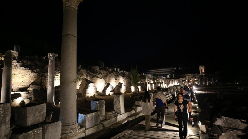Efes Antik Kenti'nde başladı! 1 Ekim'e kadar devam edecek - Resim: 1