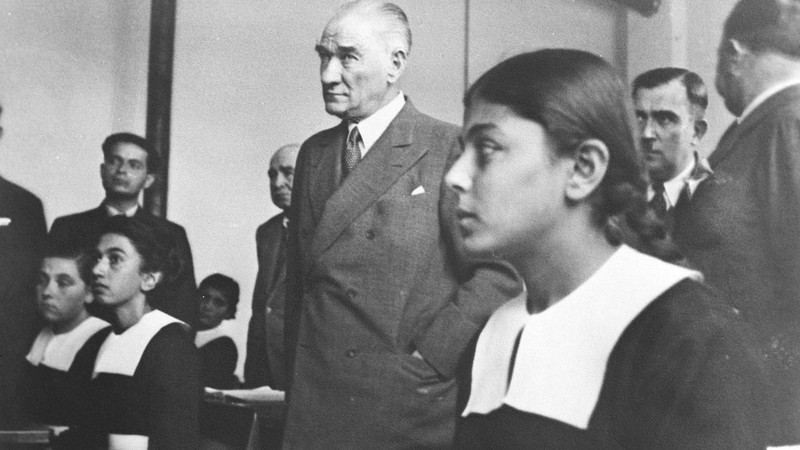 Atatürk'ün nüfus cüzdanında bayrak neden ters? İşte anlamı... - Resim: 11