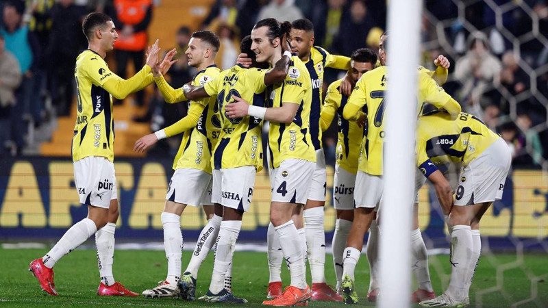 Fenerbahçe'nin hazırlık maçları belli oldu! İşte sarı-lacivertilerin kamp programı - Resim: 12