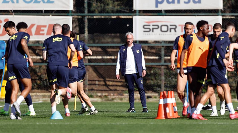 Fenerbahçe'nin hazırlık maçları belli oldu! İşte sarı-lacivertilerin kamp programı - Resim: 7
