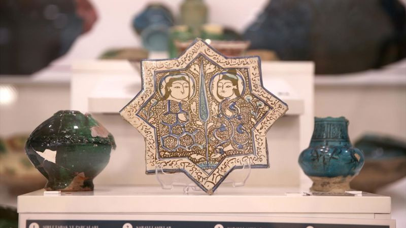 Kars'ta 'sırlı seramikler' bulundu! 1000 yıllık - Resim: 14