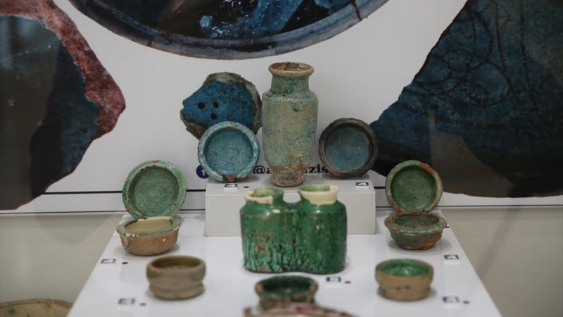 Kars'ta 'sırlı seramikler' bulundu! 1000 yıllık - Resim: 9