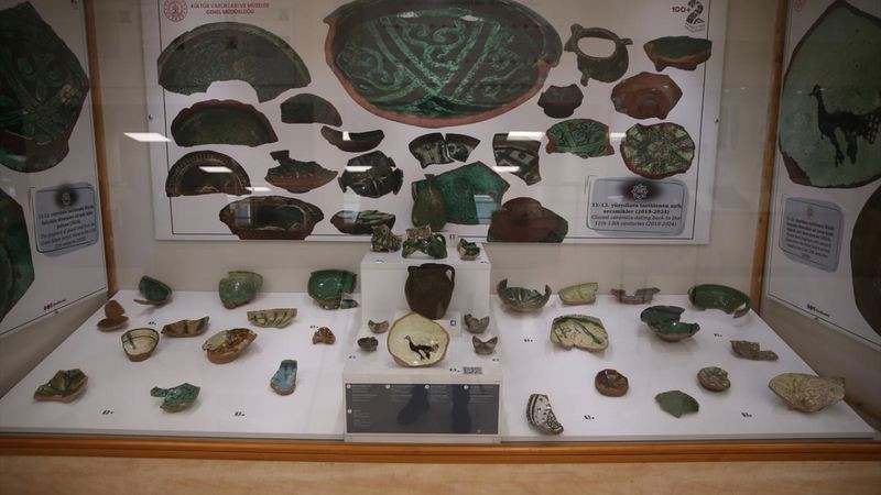 Kars'ta 'sırlı seramikler' bulundu! 1000 yıllık - Resim: 4