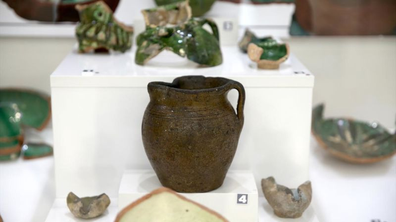 Kars'ta 'sırlı seramikler' bulundu! 1000 yıllık - Resim: 3