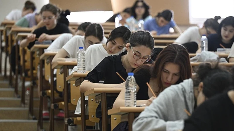 TYT bitti, tercih telaşı başladı... En çok tercih edilen 15 üniversite bölümü! İlk sıradaki bölüme şaşıracaksınız... - Resim: 16