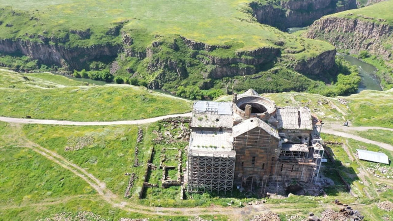 Anadolu'daki ilk Cuma Namazı burada kılındı! O camii Kars'ta bulunuyor - Resim: 1