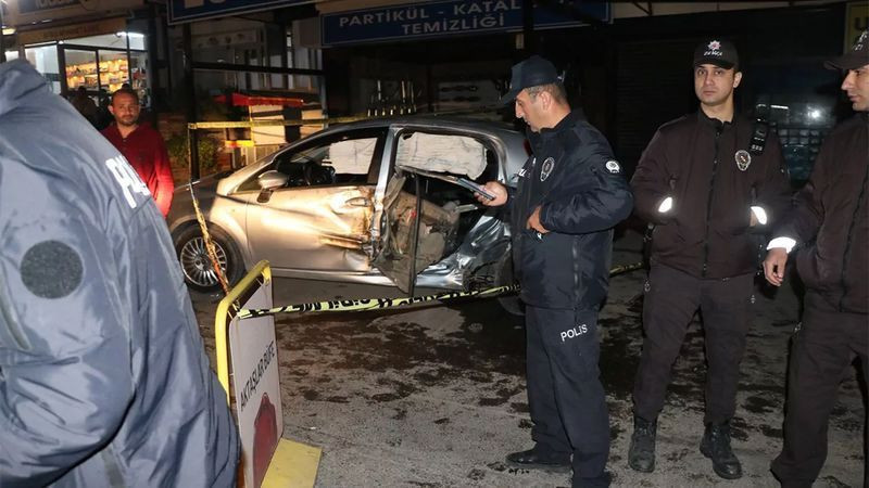 İzmir'de trafik kazaları! 1 ölü, 15 yaralı - Resim: 4