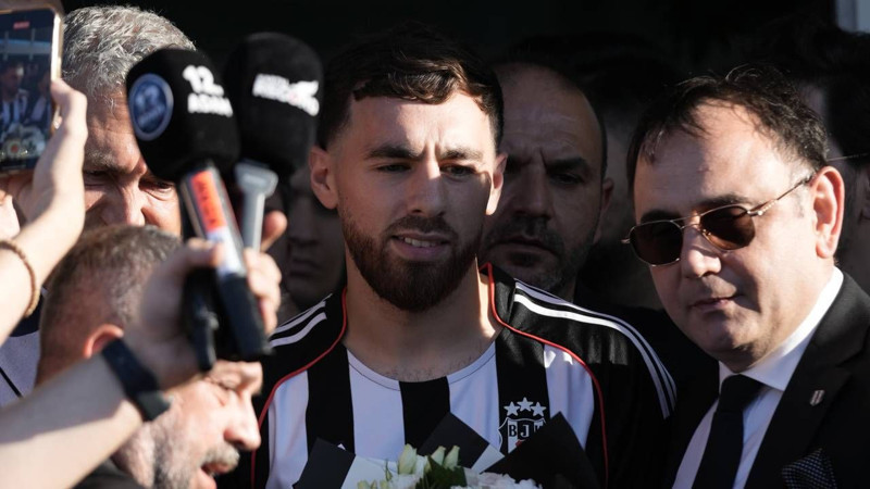 Beşiktaş'ın yeni transferi Orkun Kökçü, İstanbul'a geldi! Orkun'a coşkulu karşılama - Resim: 1