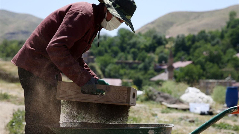 Bitlis Kalesi'nde bulundu! 5 asırlık taş heyecan yarattı - Resim: 5