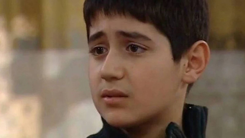 Yabancı Damat’ın küçük Mustafa’sı şimdi bambaşka biri oldu! Son hali görenleri şoke etti - Resim: 1