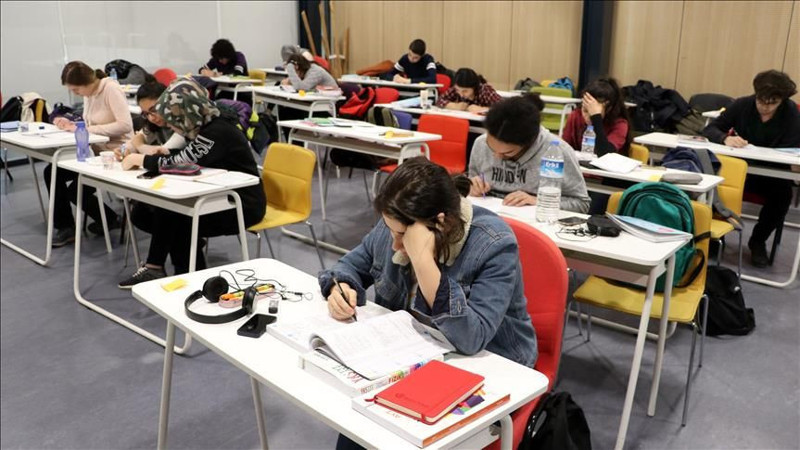 Üniversite tercihi yapacaklar dikkat! Hangi bölümlerde kontenjan düştü? - Resim: 8