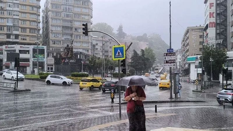 AKOM'dan İstanbul'a uyarı! Akşam saatlerinde başlıyor - Resim: 1