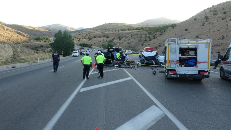 Malatya'da katliam gibi kaza! 4 ölü, 2 yaralı - Resim: 6