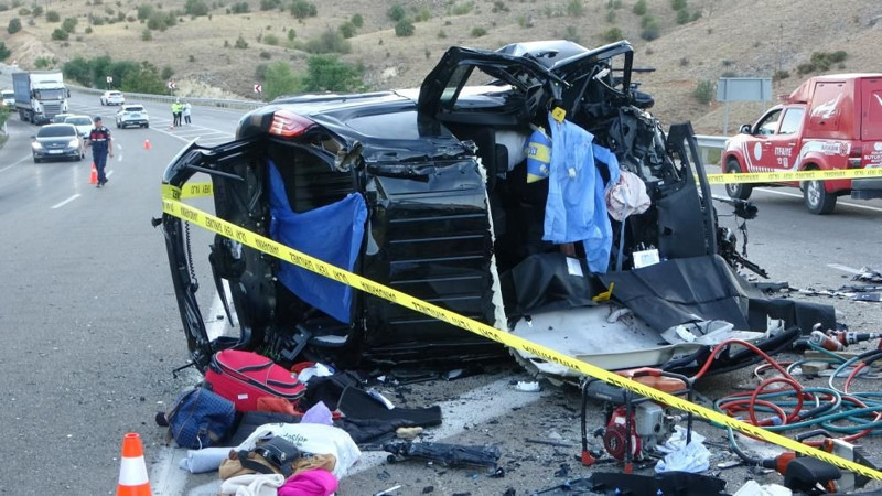 Malatya'da katliam gibi kaza! 4 ölü, 2 yaralı - Resim: 7
