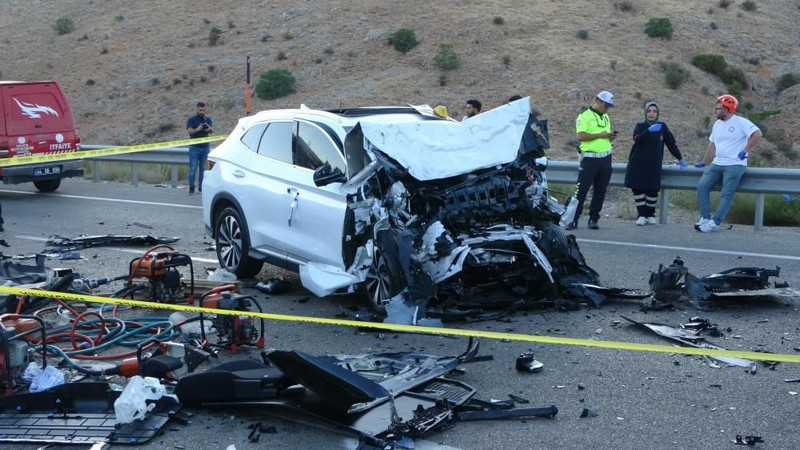 Malatya'da katliam gibi kaza! 4 ölü, 2 yaralı - Resim: 8