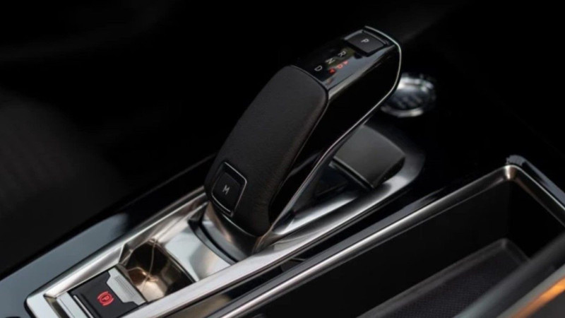 Şanzımanı çöpe götüren hatalar! Otomatik vites kullanırken sakın bu 5 yanlışı yapmayın - Resim: 4