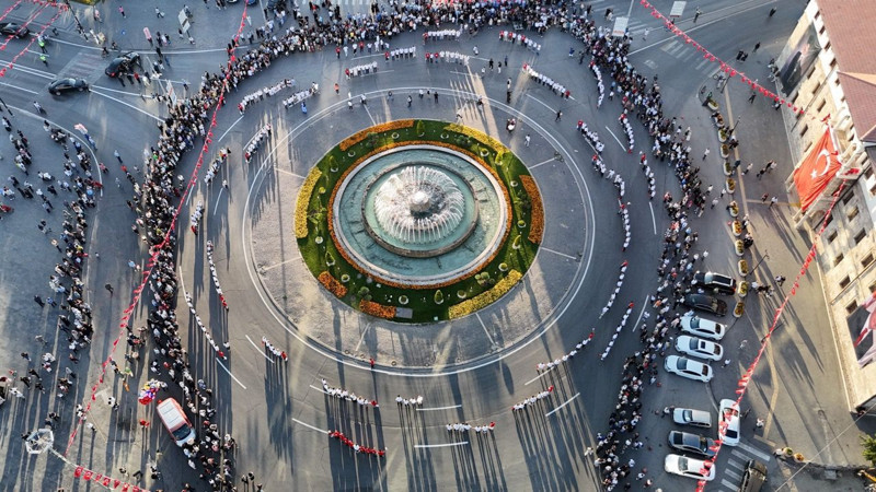 Dünyanın en büyük halay halkalarından biri! Sivas'ta görüntülendi - Resim: 2