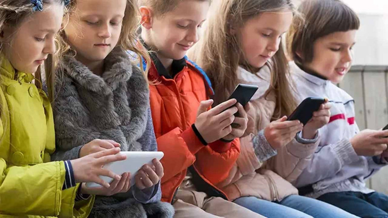 Açıklama geldi! Okullarda cep telefonu yasağı başladı - Resim: 4