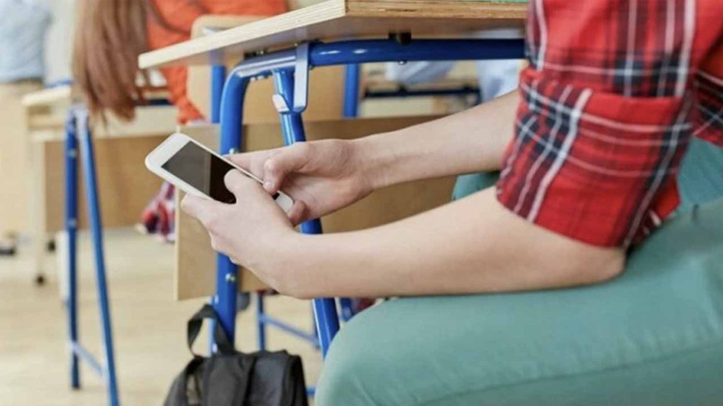 Açıklama geldi! Okullarda cep telefonu yasağı başladı - Resim: 5