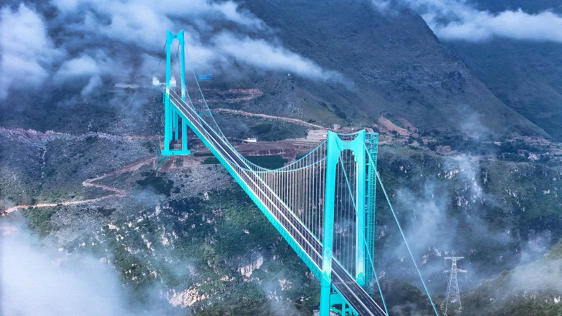 Dünyanın en yüksek köprüsü tamamlandı! Çin'in mühendislik harikası 3 yılda tamamlandı - Resim: 10