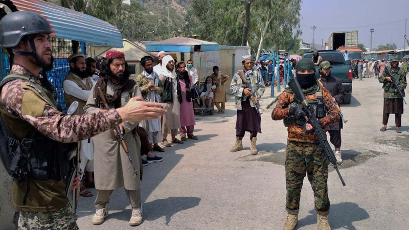 Silah sesleri durmuyor! Afganistan ve Pakistan yine çatıştı - Resim: 5