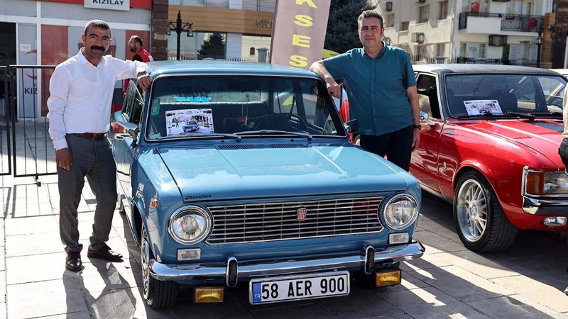 Türkiye'nin en eski otomobilleri bu şehirlerde! Sokaklar Şahin, Doğan ve Toros dolu - Resim: 14