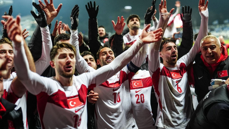 Dış basında Türkiye rüzgârı! Dünya Kupası’na tarihi geri dönüş manşetlerde… - Resim: 1