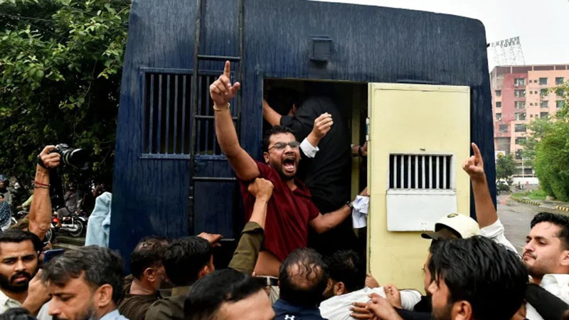 Keşmir’de halk ayaklandı! Talepleri neler? Pakistan’ı önümüzdeki günlerde neler bekliyor? - Resim: 18