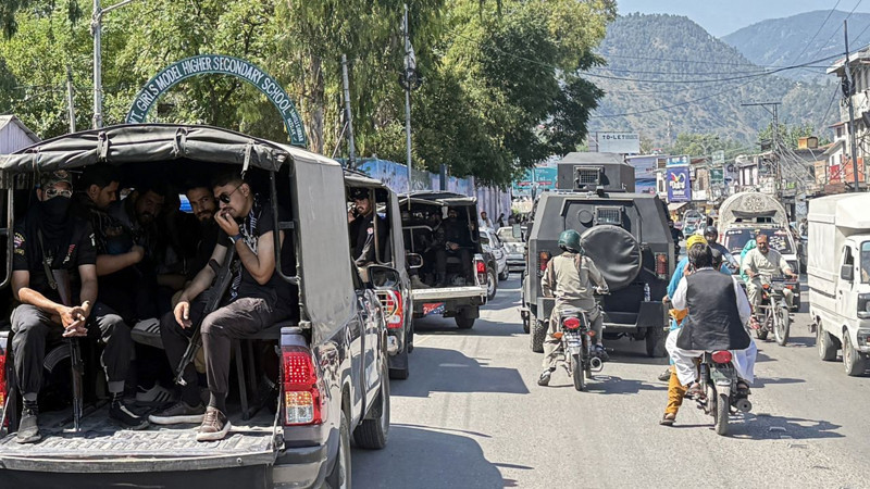 Keşmir’de halk ayaklandı! Talepleri neler? Pakistan’ı önümüzdeki günlerde neler bekliyor? - Resim: 12