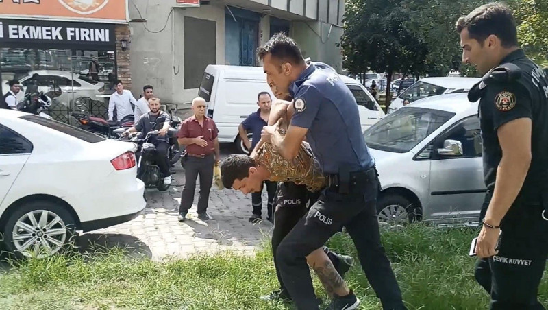 İstanbul’da nefes kesen polis-hırsız kovalamacası kamerada - Resim: 4