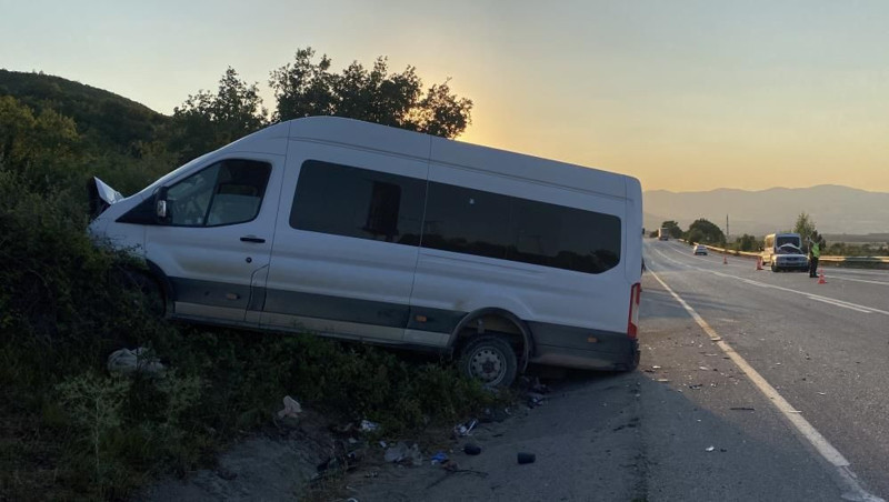 Çorum'da korkunç kaza! Otomobil ikiye ayrıldı: Çok sayıda yaralı var - Resim: 5