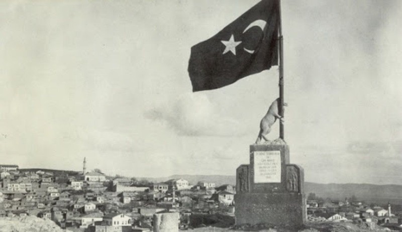 Tarihte Bugün 12 Şubat: Türkiye'nin hafızasına kazınan olaylar (Fotoğraflarla) - Resim: 2
