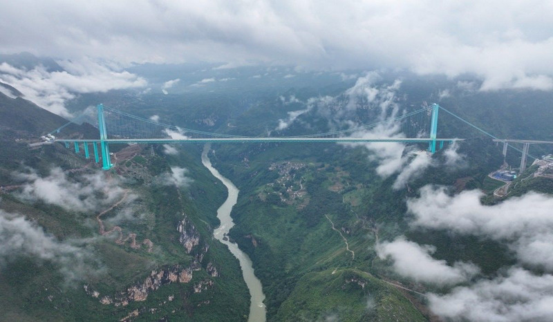 Dünyanın en yüksek köprüsü tamamlandı! Çin'in mühendislik harikası 3 yılda tamamlandı - Resim: 7